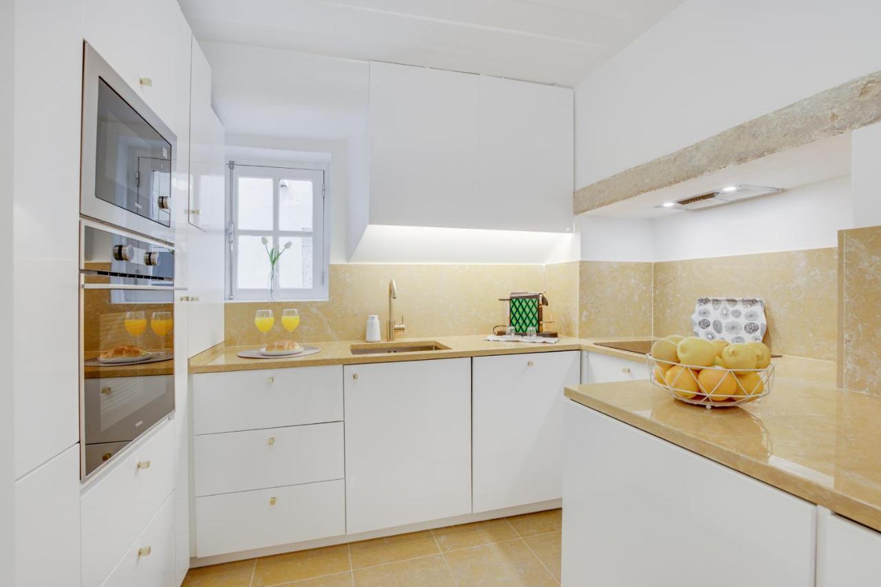 Golden Cage Chiado - Charm Historic And Cozy Apartment Lisbon Exterior photo