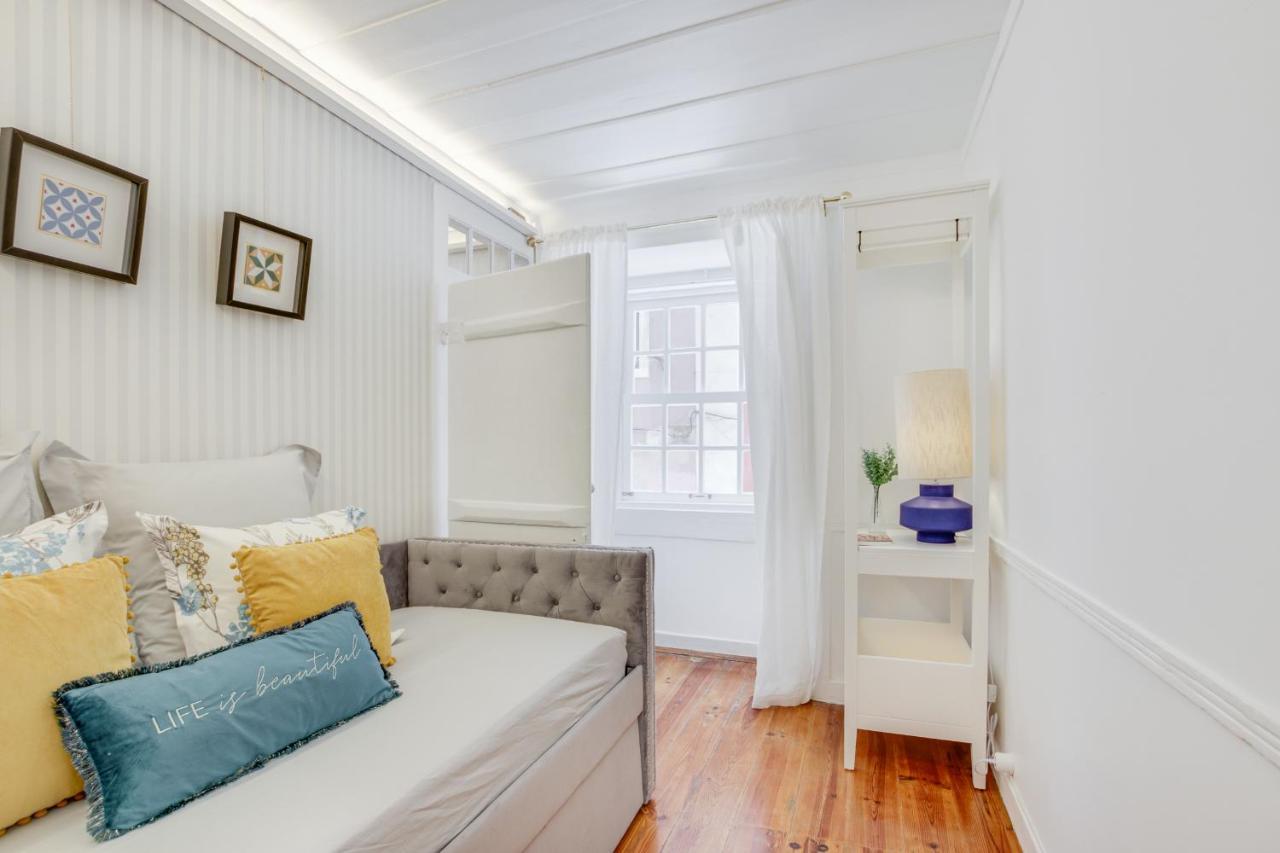 Golden Cage Chiado - Charm Historic And Cozy Apartment Lisbon Exterior photo
