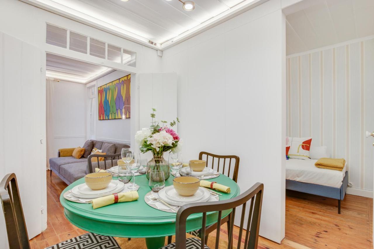 Golden Cage Chiado - Charm Historic And Cozy Apartment Lisbon Exterior photo